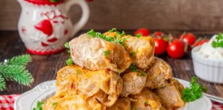 Карпатські голубці без рису: простий рецепт м'ясної страви на обід чи вечерю з грибною підливою - today.ua