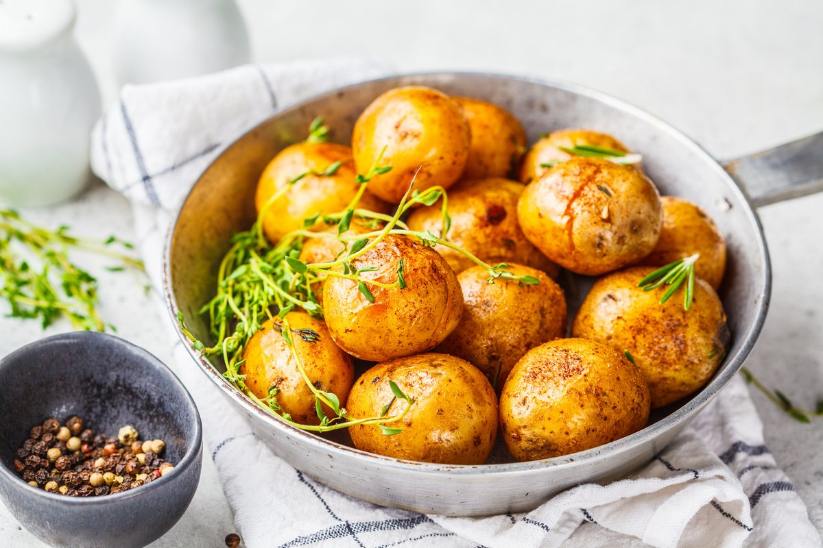 Картопля по-французьки: рецепт страви, яку подавали багатіям на “Титаніку“ 