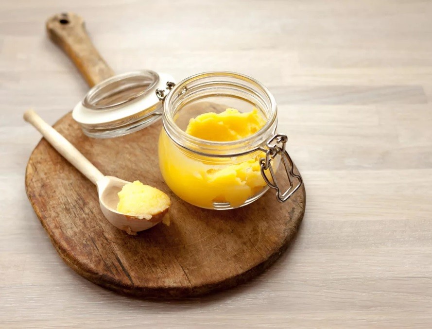 Рецепт приготування корисного вершкового масла в домашніх умовах: як правильно зберігати продукт