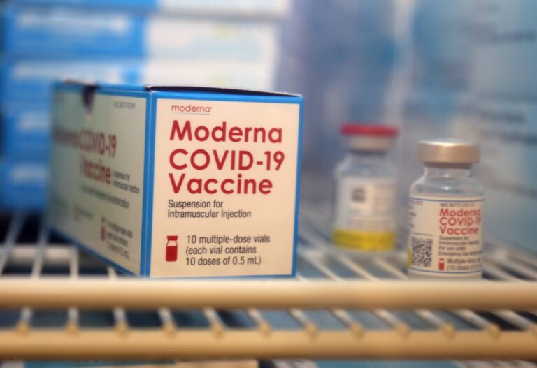 В Moderna рассказали, когда появится прививка от нового COVID штамма “Омикрон“     - today.ua