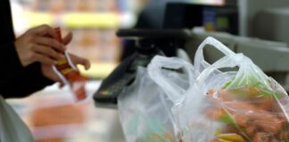 Цены на пластиковые пакеты в торговых сетях отличаются: где и сколько стоят самые дешевые “кульки“ - today.ua