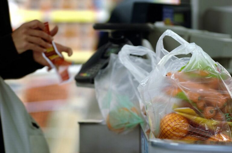 Пластиковые пакеты для овощей в магазинах вскоре станут платными - today.ua