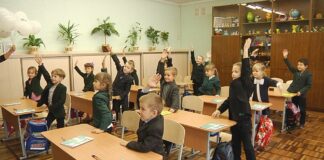 Киевские школьники возвращаются за парты после карантина: названа дата  - today.ua
