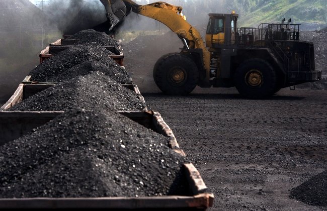 Українцям загрожують відключення газу та електроенергії через скорочення поставок російського вугілля