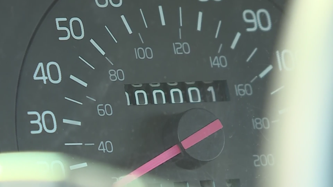 В Сети показали 30-летний Volvo 740 с пробегом более 1,6 млн км