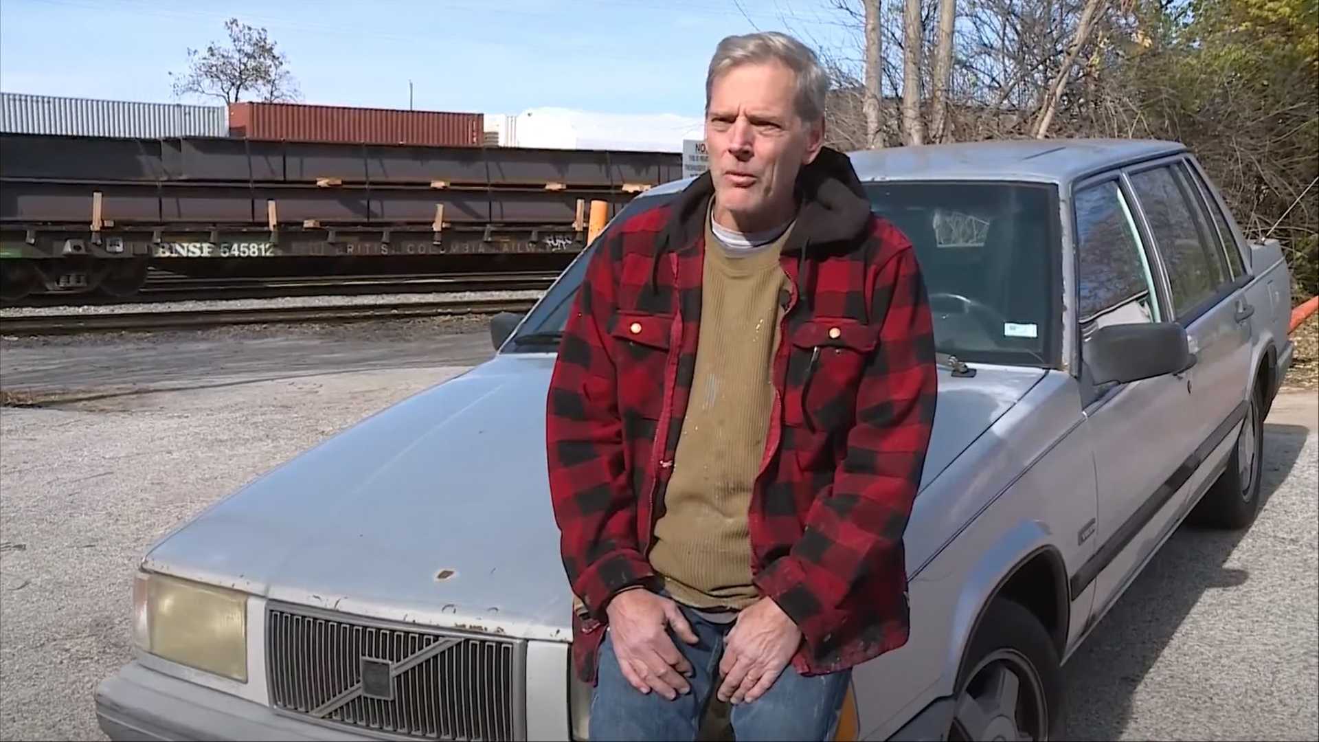 У Мережі показали 30-річний Volvo 740 із пробігом понад 1,6 млн км