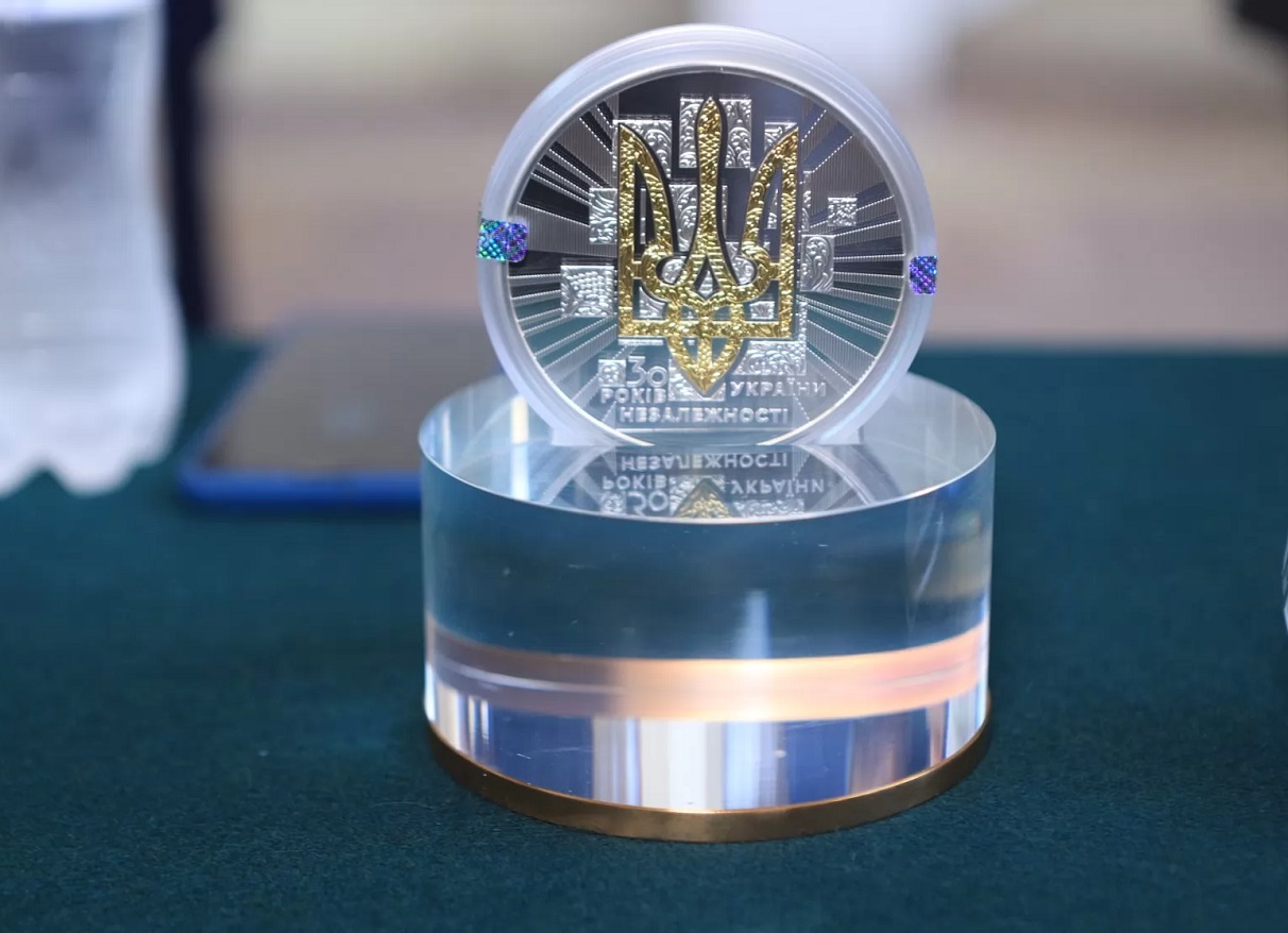 Нацбанк ввел в оборот три новые монеты номиналом 5 и 10 гривен - today.ua