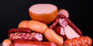 В Украине ухудшилось качество колбасы: как защититься от покупки опасной подделки с остатками костей - today.ua