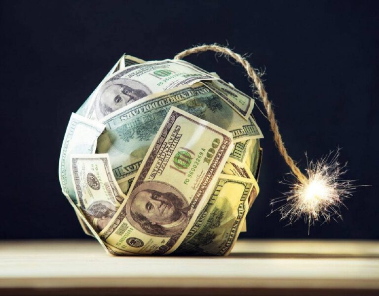 Доллар и евро – бумажный обман: миллиардер назвал лучшую валюту для инвестиций - today.ua