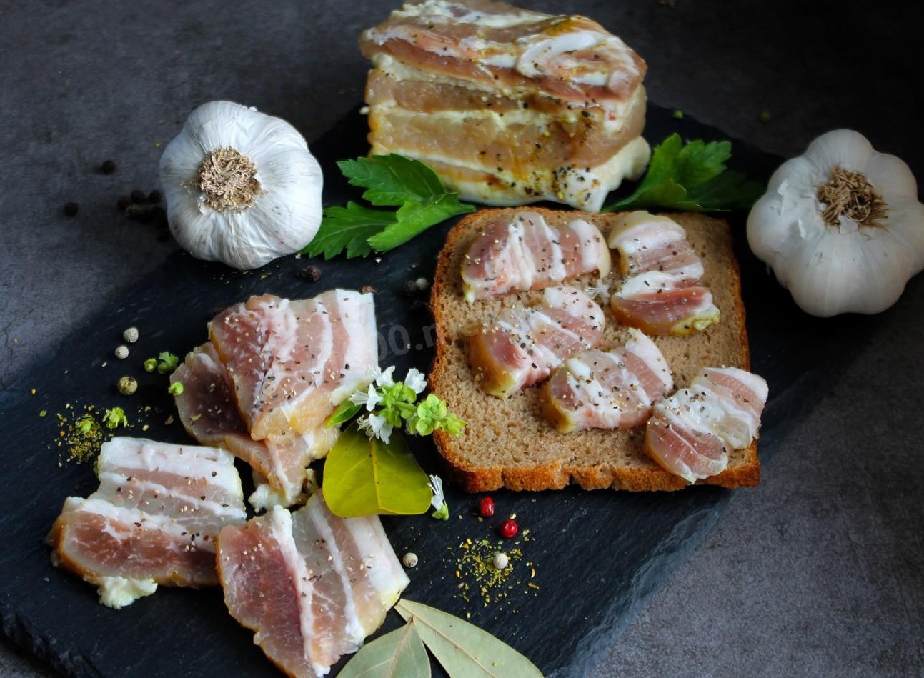 Кому заборонено їсти сало: шкода та користь популярного продукту харчування