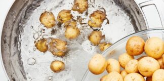 Как правильно варить картофель, чтобы он не темнел во время приготовления  - today.ua