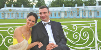 47-летняя жена Виталия Кличко в леггинсах впечатлила растяжкой - today.ua