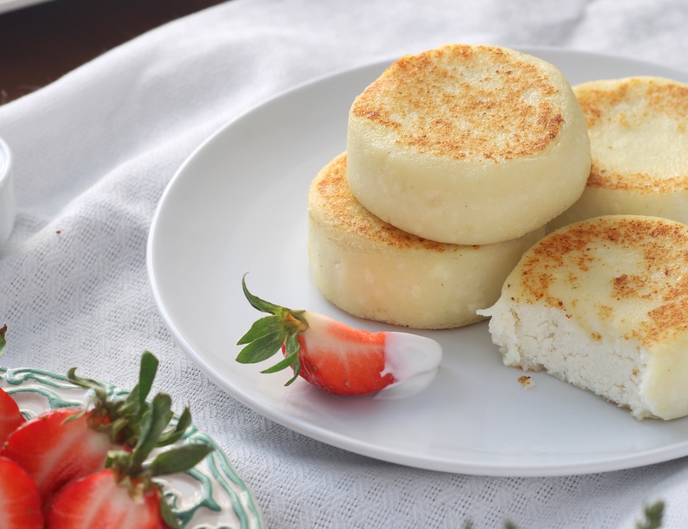 Пышные сырники без яиц: самый удачный рецепт творожной выпечки на завтрак