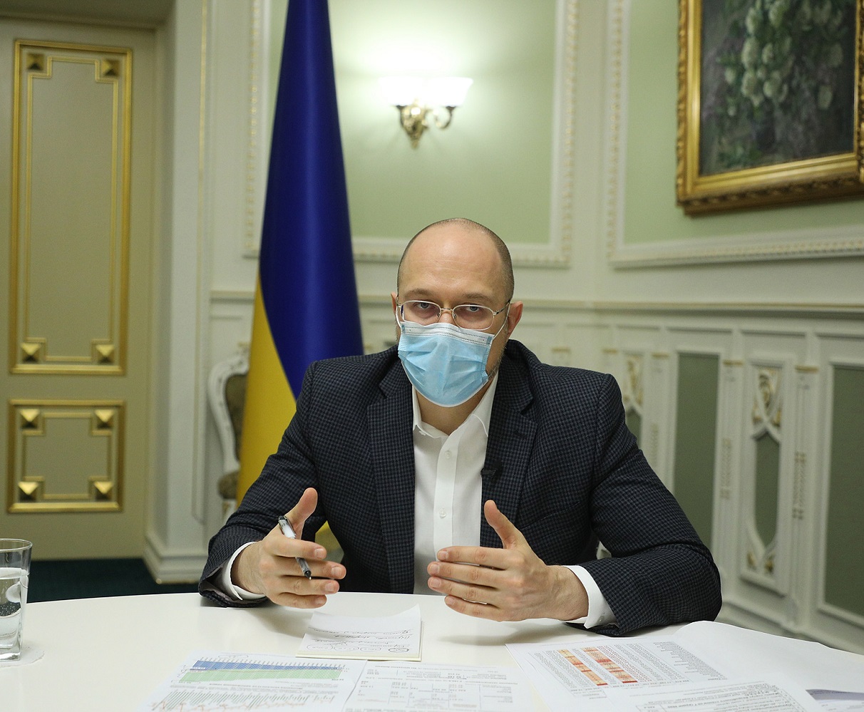 Тисяча Зеленського: Кабмін направить більше грошей на виплати вакцинованим українцям