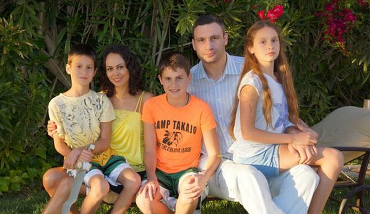 Настоящий красавчик: бывшая жена Кличко показала, как выглядит ее старший сын