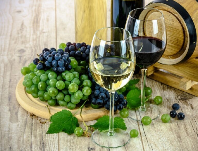 В Украине подорожают все сорта вина: названы причины роста цен на популярный напиток - today.ua