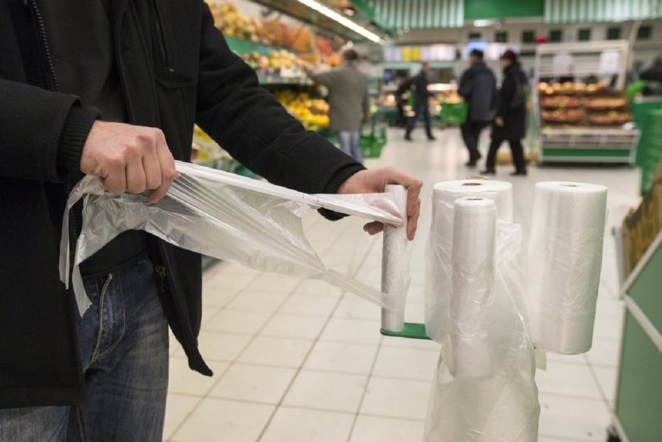 В АТБ встановили найвищі ціни на пластикові пакети серед усіх українських магазинів