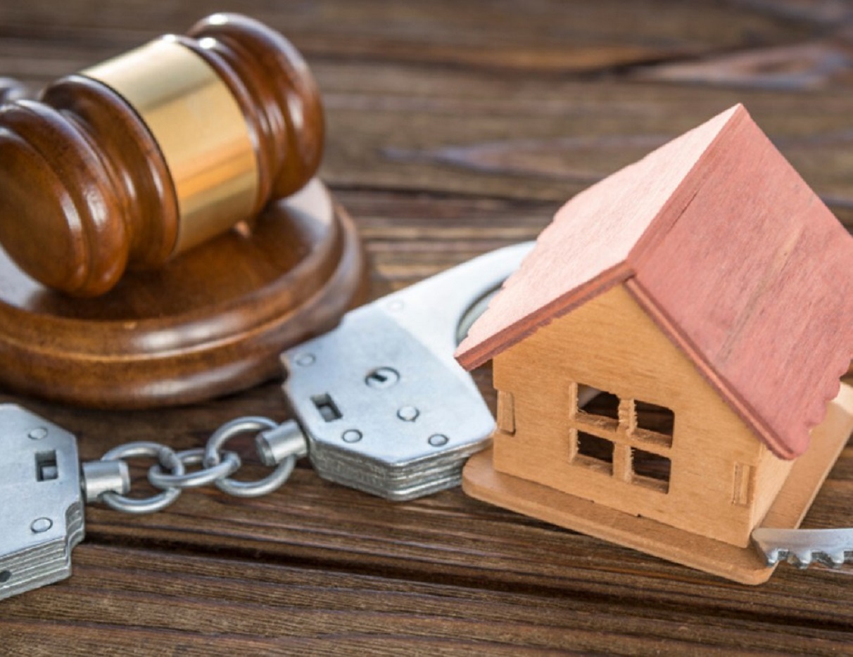 За долги по коммуналке жилье украинцев будут автоматически выставлять на продажу