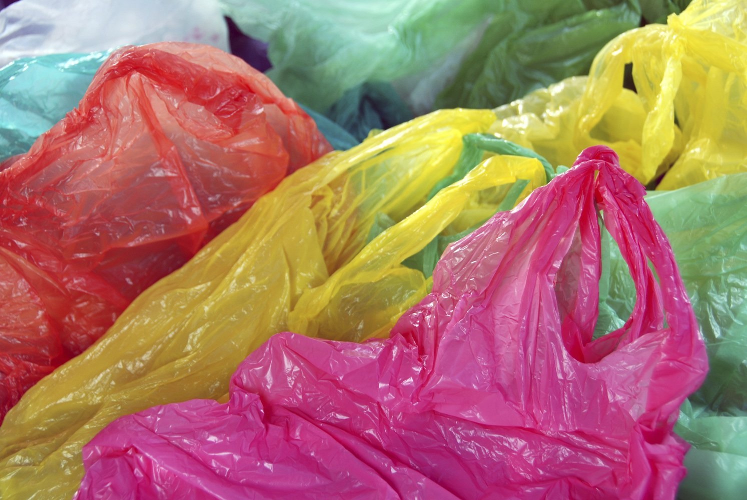 В Украине установили новые цены на одноразовые пластиковые пакеты, которые раньше были бесплатными