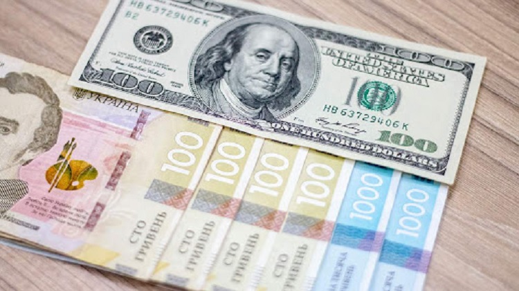 В Украине перед Новым годом изменится курс доллара: гривне угрожает обесценивание