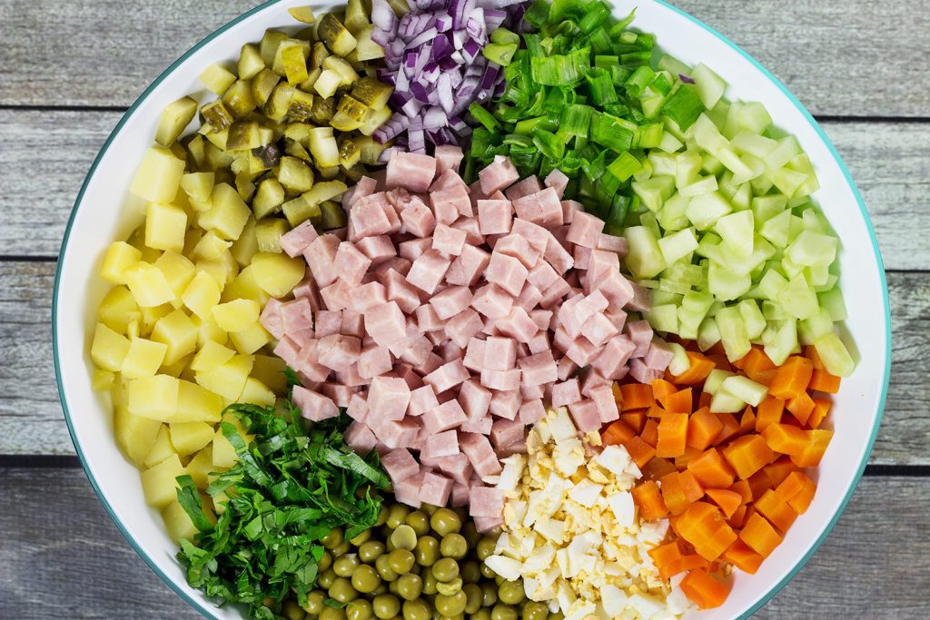 Чем заменить яйца в салате “Оливье“: перечень ингредиентов для приготовления идеального блюда    