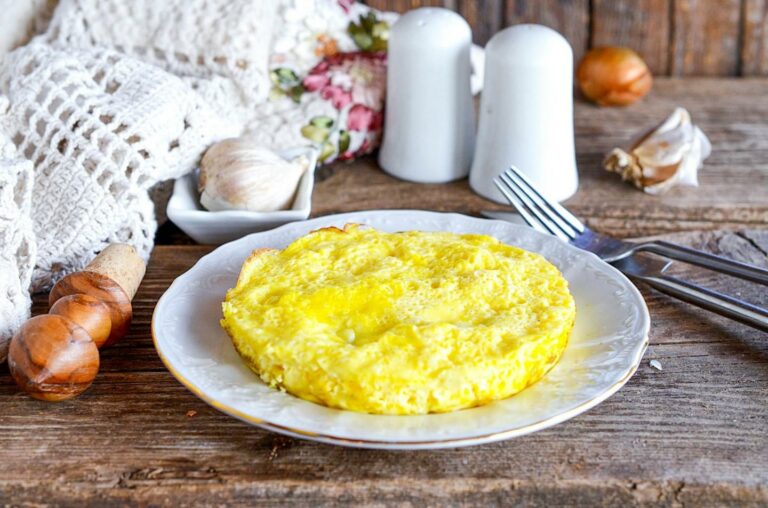 Почему в омлет не нужно добавлять муку: советы по приготовлению идеального блюда на завтрак   - today.ua