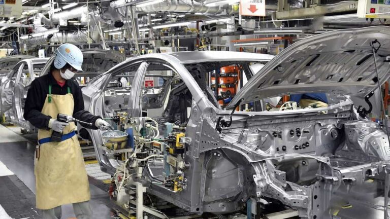 Toyota буде використовувати б/в деталі при виробництві нових авто - today.ua
