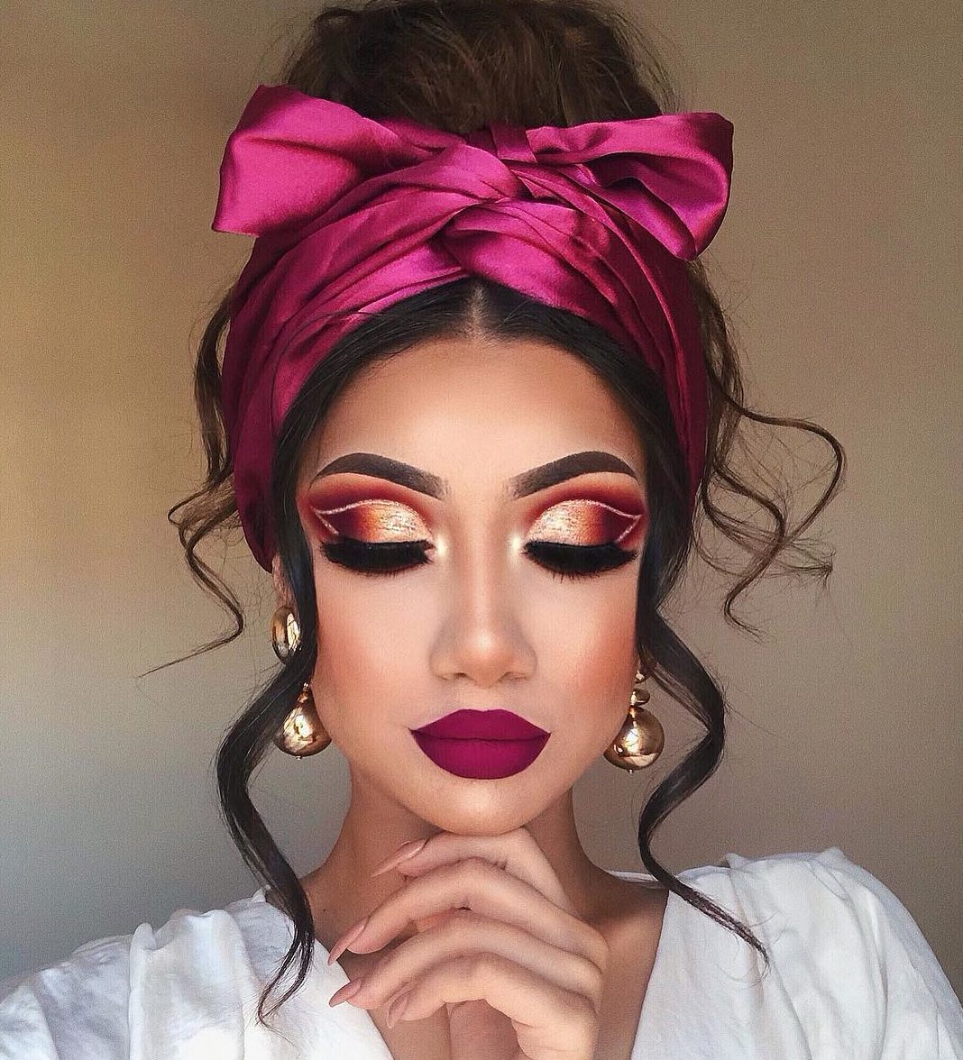 Простые прически своими руками для встречи Нового года 2022: какую выбрать, и чем дополнить образ