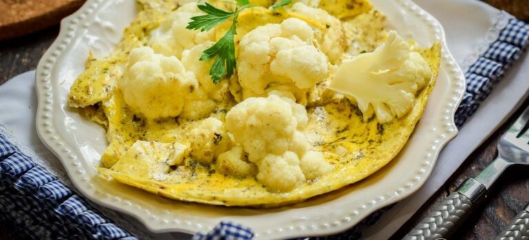 Омлет из цветной капусты: рецепт полезного и сытного завтрака для всей семьи - today.ua