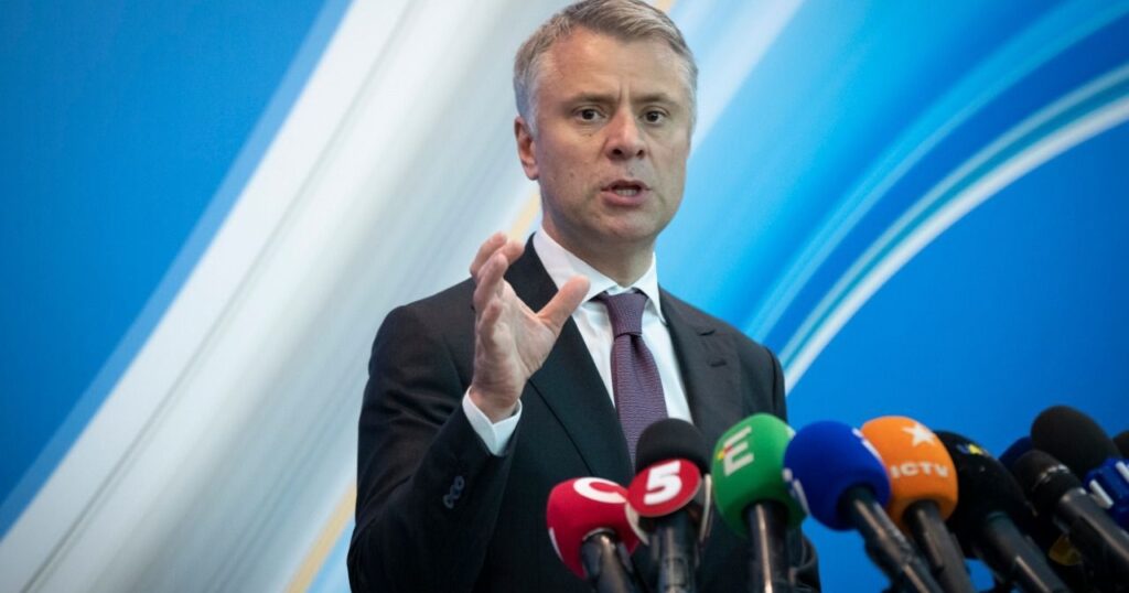 Глава Нафтогаза Юрий Витренко назвал дату начала отопительного сезона в Украине