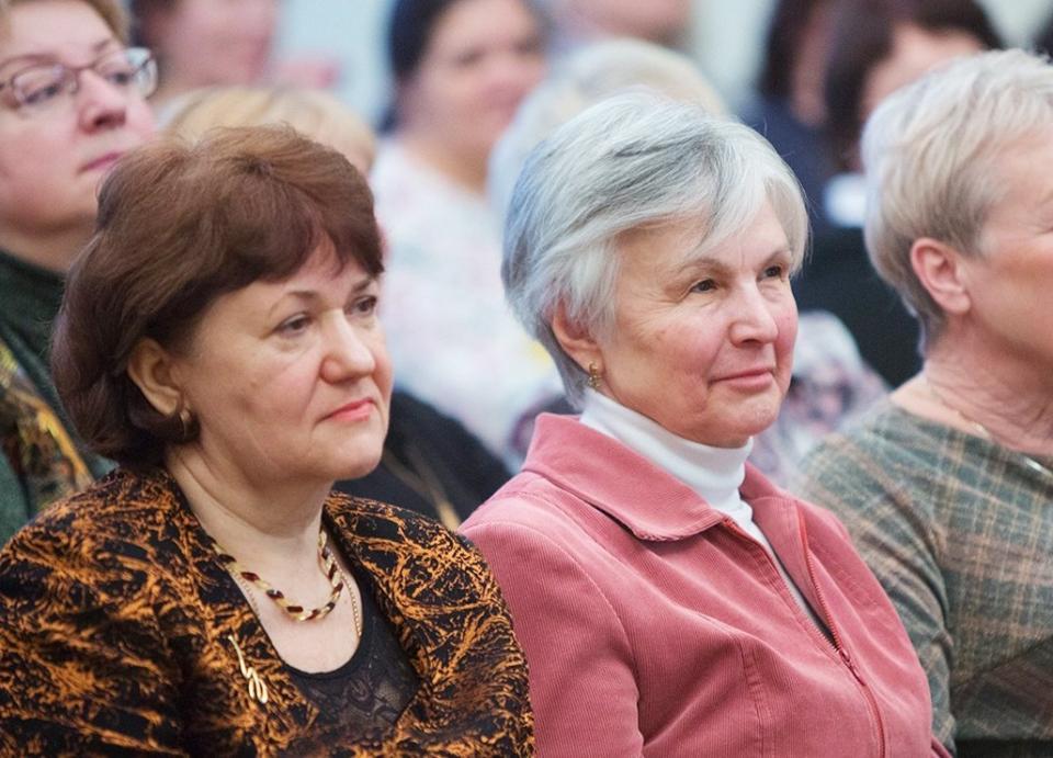 Жінкам в Україні підвищать пенсії на 25%: за яких умов можна отримати надбавку