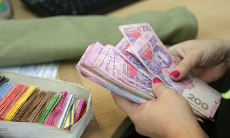 В Україні у держслужбовців та чиновників зросли виплати на відрядження: названо добову суму витрат - today.ua
