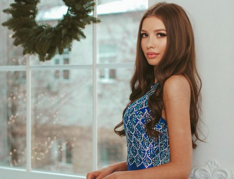 22-річна “Міс Україна“ Олександра Яремчук приголомшила фігурою у купальнику з вирізом під грудьми - today.ua