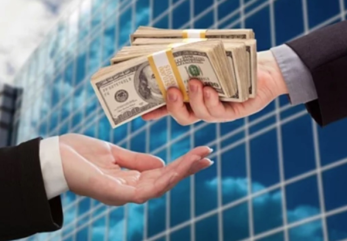 Безработным украинцам выдадут по сто тысяч гривен: как получить деньги