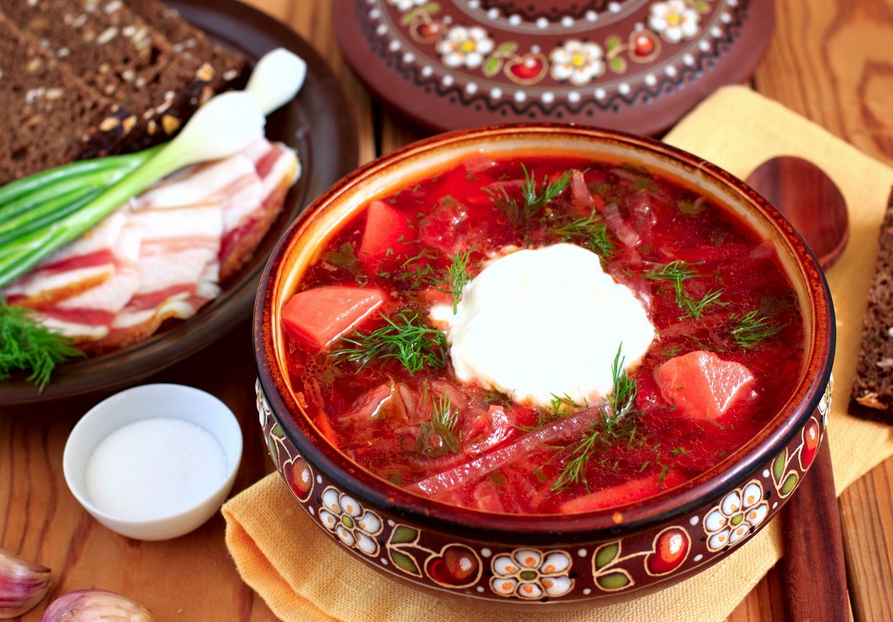 Сливочное масло сделает борщ вкуснее: секрет приготовления популярного первого блюда