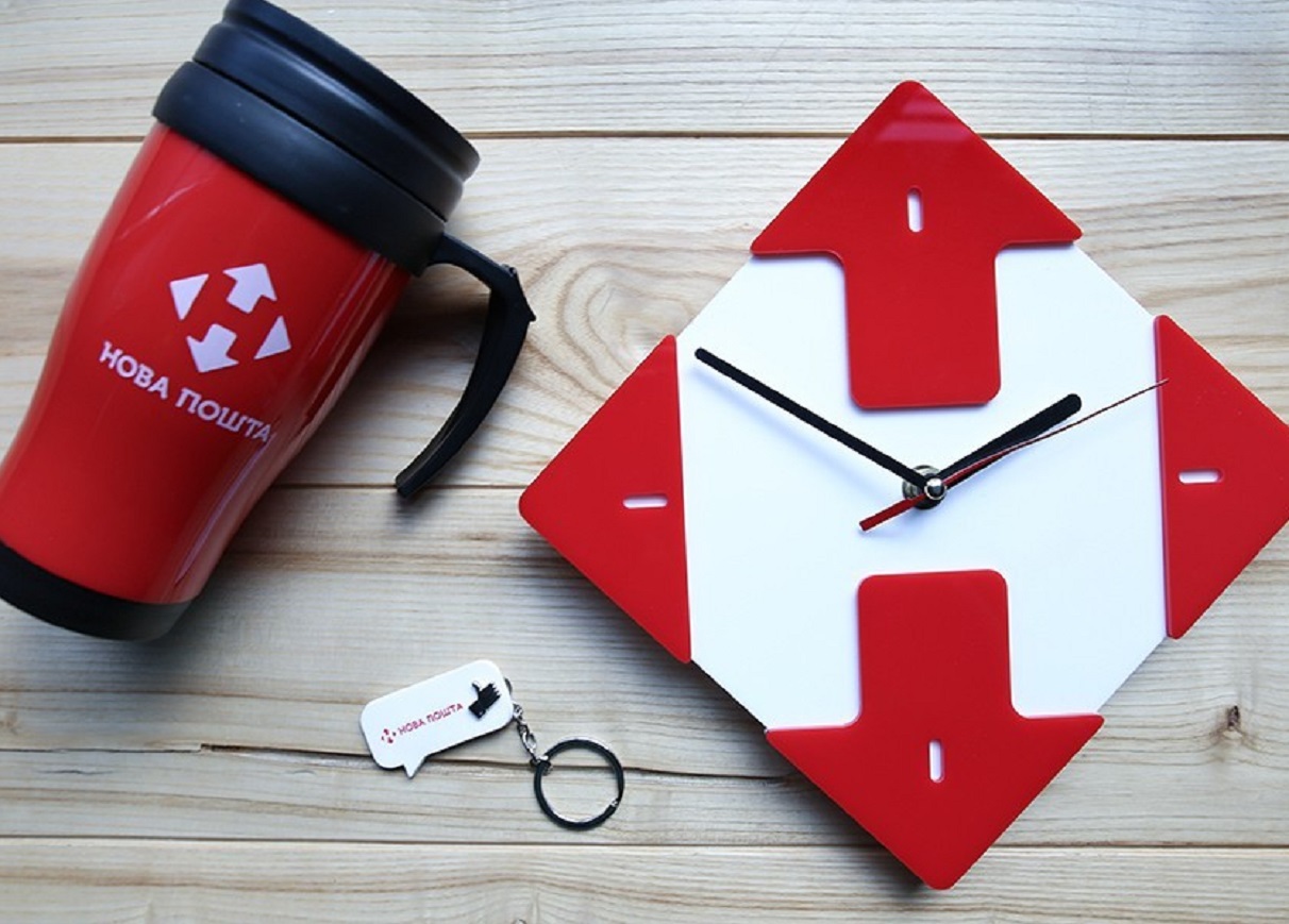 Новая почта запустила новую услугу для путешественников по доставке чемоданов за один день