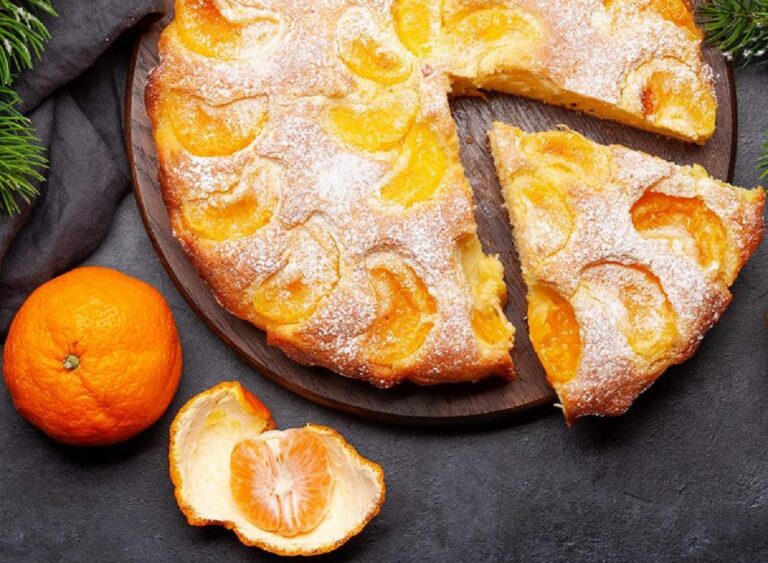 Насыпной пирог с мандаринами за 30 минут: простой рецепт ароматного десерта для всей семьи - today.ua