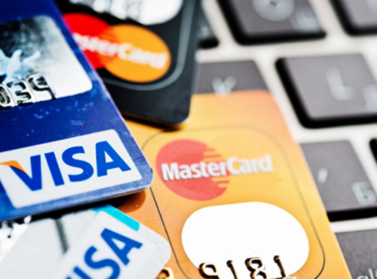 Українцям розповіли, як збільшити кредитний ліміт на картах Ощадбанку, ПриватБанку та monobank - today.ua