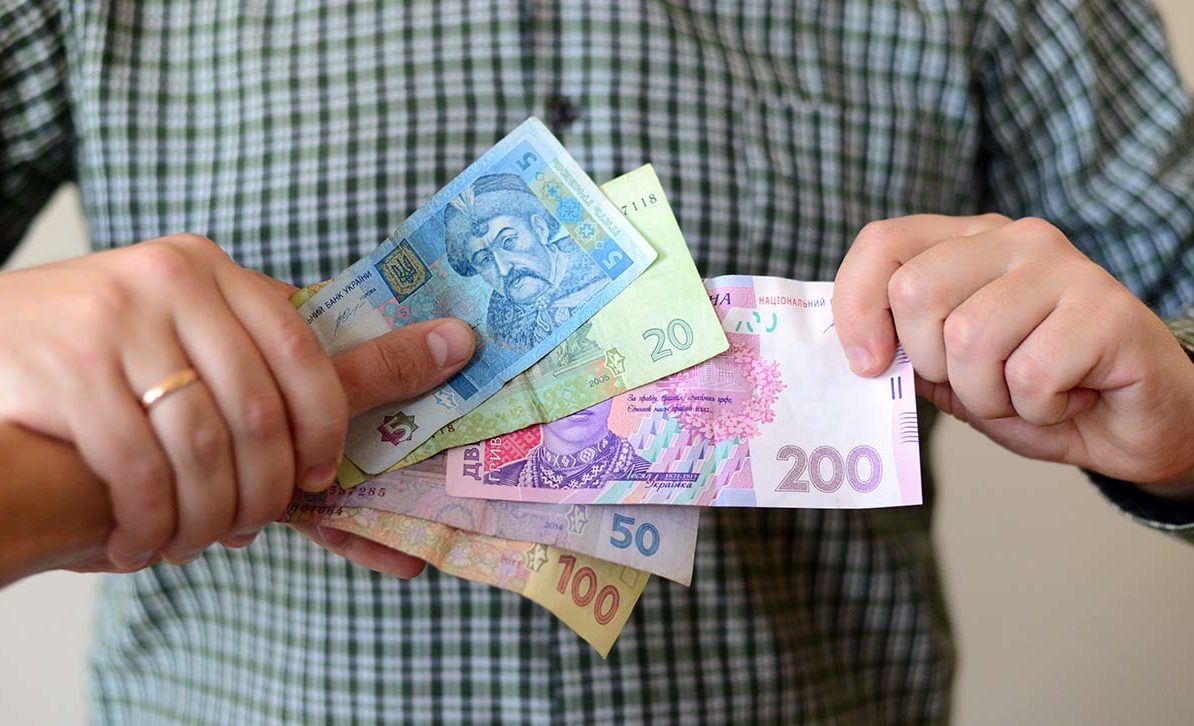 Украинцев заставляют заплатить налоги задним числом: какой максимальный срок по доначислению выплат