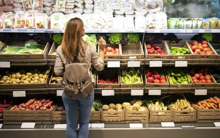 Популярные супермаркеты изменили цены на овощи: что сколько стоит в середине мая - today.ua