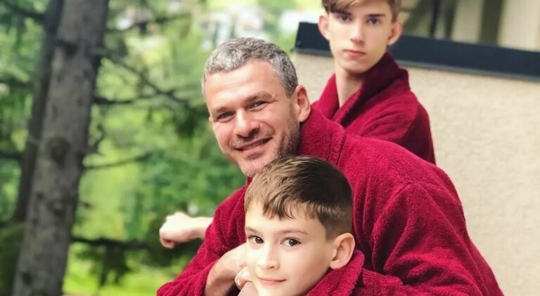 Чоловік Тоні Матвієнко показав рідкісне фото з підрослими синами від першого шлюбу - today.ua