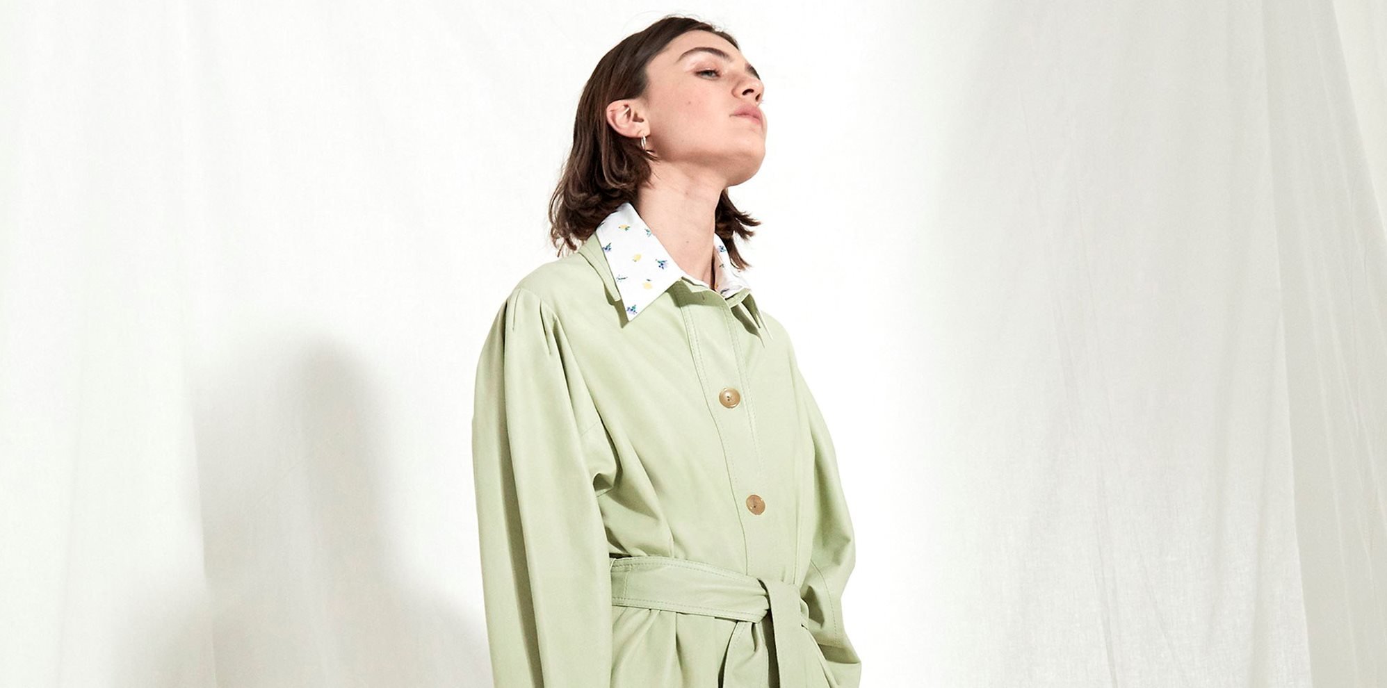 Самые стильные тренчи весны 2022, которые заменят ветровки и кожаные куртки