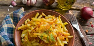Хрумка картопля в духовці: як добитися золотистої скоринки без смаження і зайвої олії - today.ua