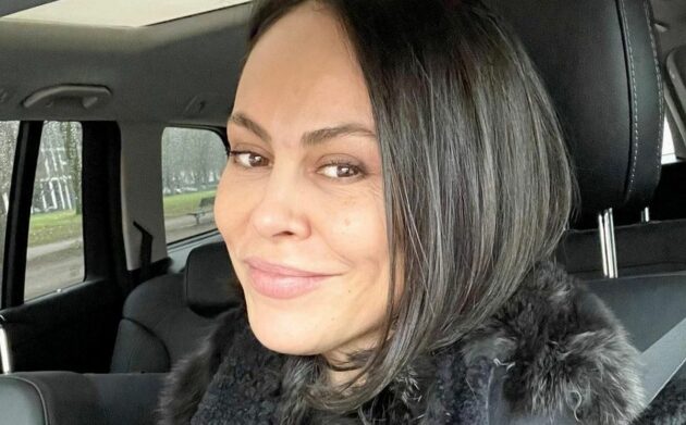 “Дети и гости разъехались“: 47-летняя жена Кличко похвасталась счастливым фото без макияжа
