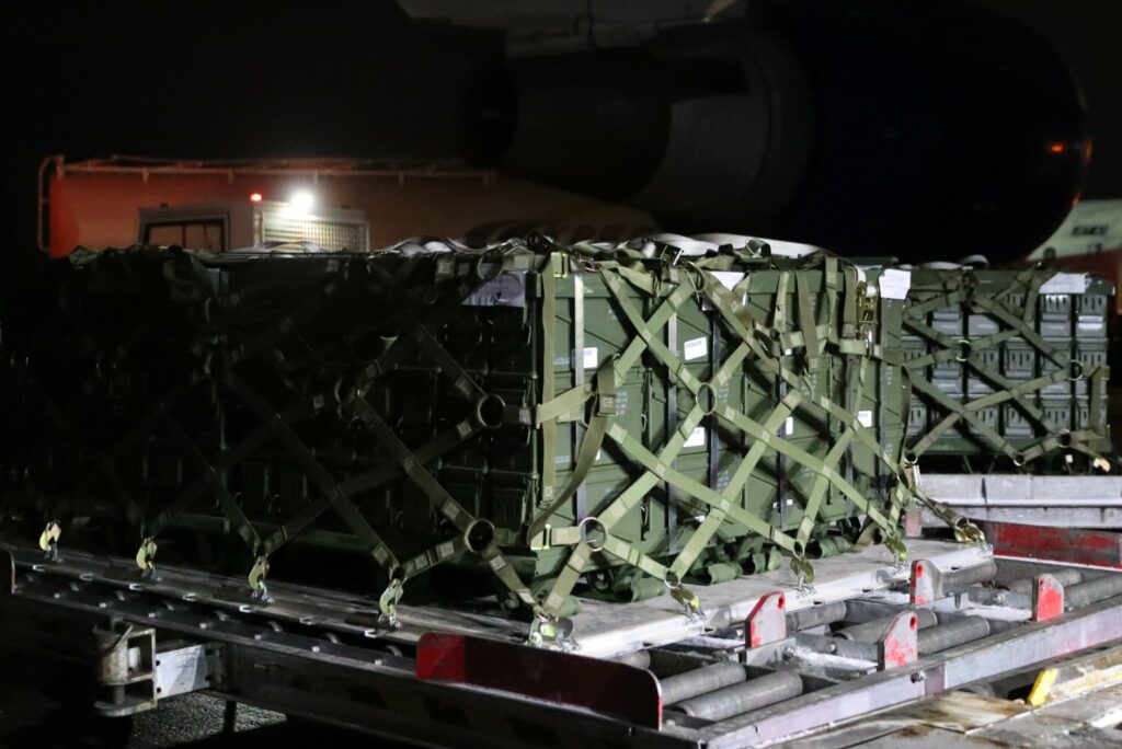 США надіслали українцям летальну зброю та почали готувати до евакуації сім'ї працівників американського посольства