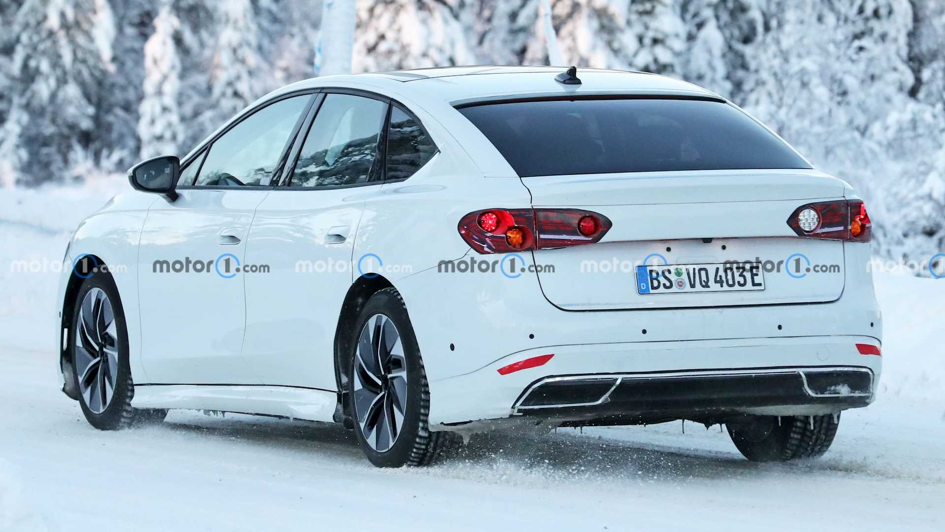 Volkswagen тестирует свой новый седан