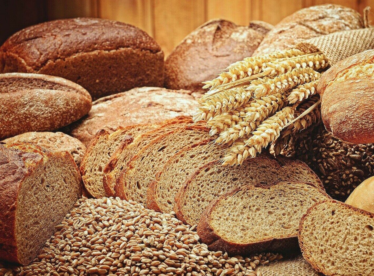 В Украине подорожал хлеб: цены выросли на все сорта стратегического продукта, но зерно продолжают вывозить за рубеж
