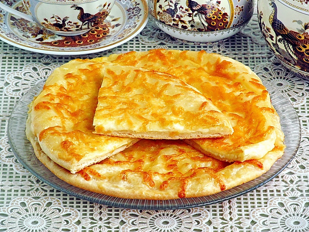Ліниві хачапурі за 5 хвилин: найпростіший рецепт смачного та корисного сніданку для всієї родини