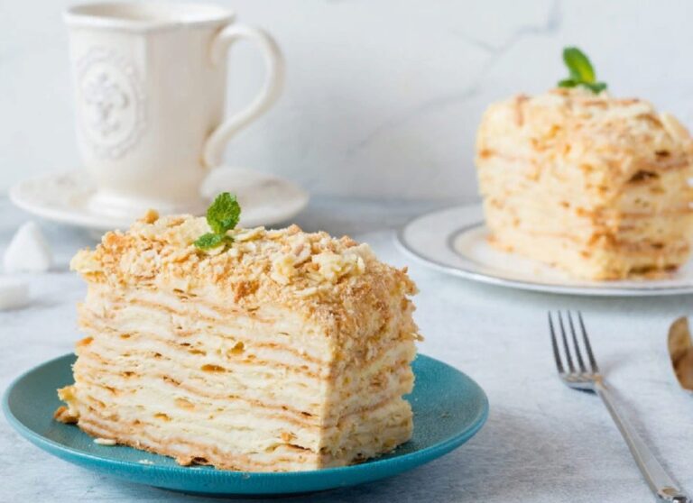Творожный торт “Наполеон“ за 20 минут: простой рецепт вкусного и полезного десерта для детей и взрослых - today.ua