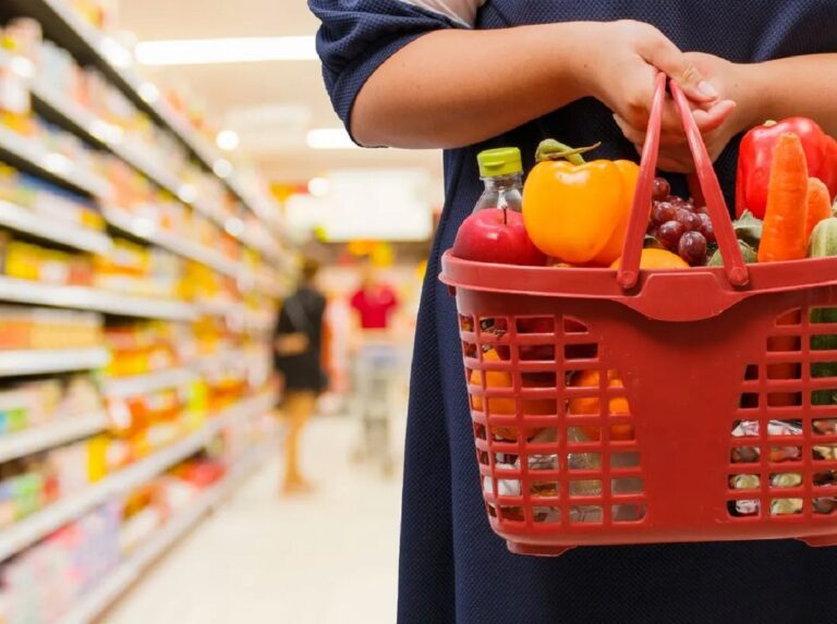 В Україні подешевшали деякі види продуктів харчування: як змінилися ціни у магазинах у 2022 році - today.ua